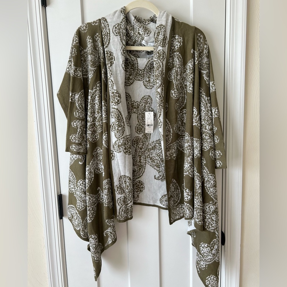 NWT - LARGE NY&C SWEATER